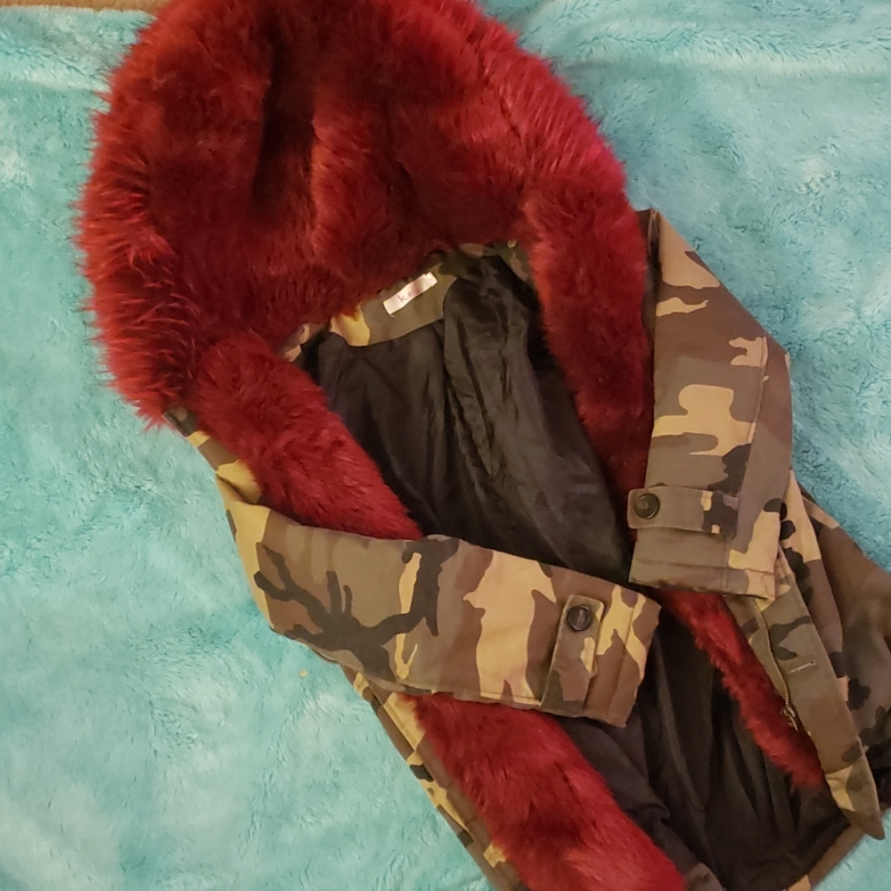 Camouflage Puffer Jacket with Red Faux Fur Trim
